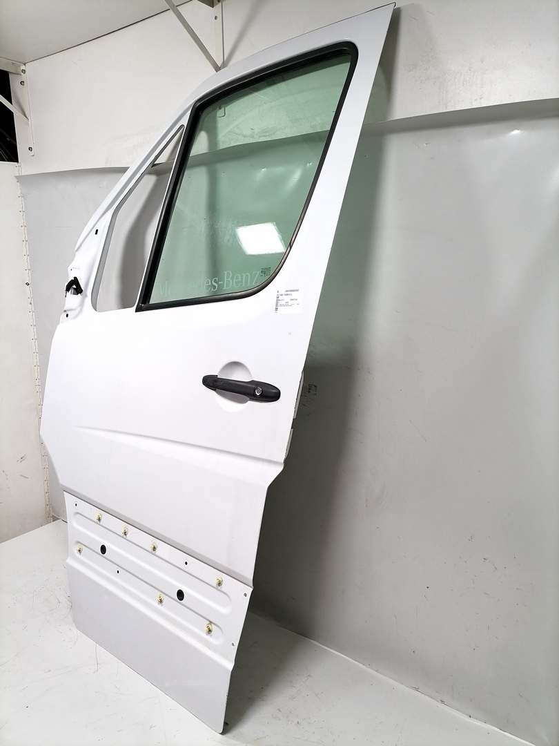Mercedes Sprinter 906 original T&uuml;r vorn links Wei&szlig; Bj.2017